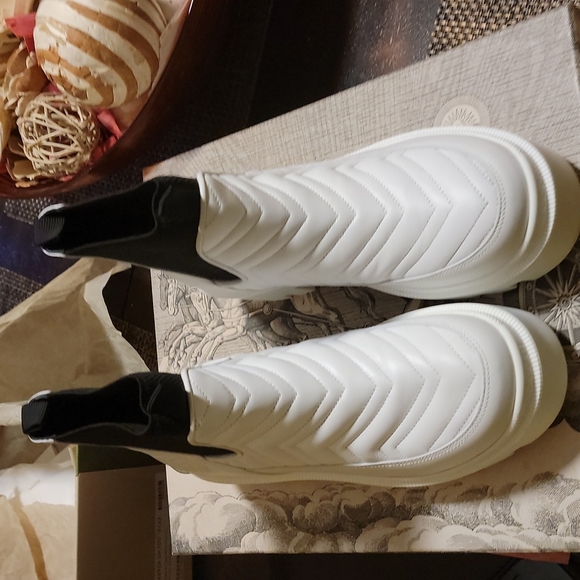 Women's  authentic GUCCI BOOTS - Picture 3 of 7